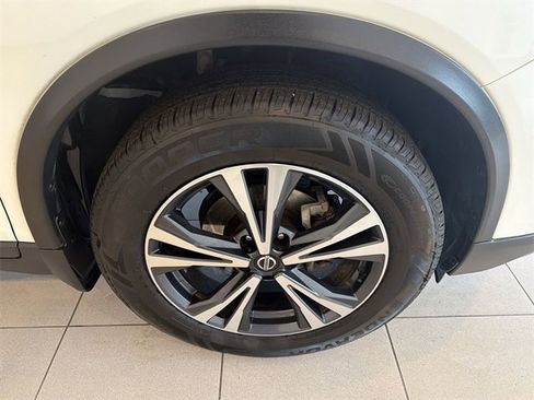 Used 2020 Nissan Rogue SV w/ Premium Package image 14