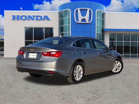 Used 2024 Chevrolet Malibu LT image 3