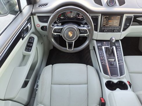 Certified 2016 Porsche Macan S image 18