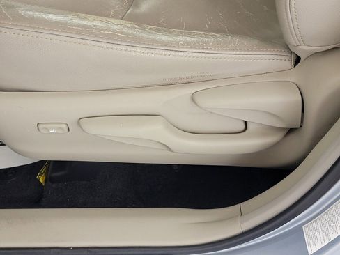 Used 2012 Toyota Prius V Three FWD image 16