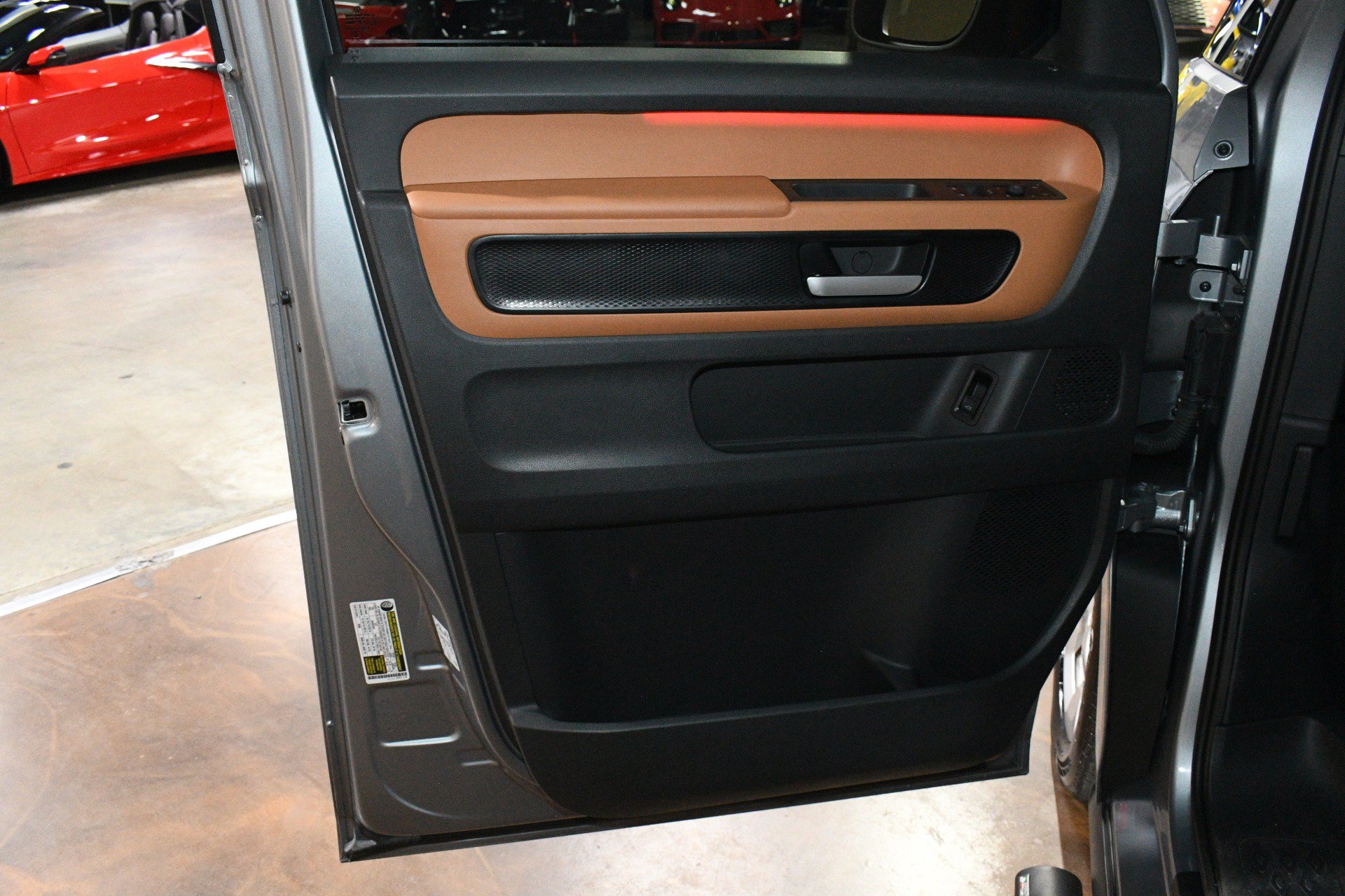 Used 2025 Volkswagen ID. Buzz Pro S RWD image 43