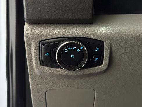 Used 2020 Ford F250 XL w/ Power Equipment Group image 31