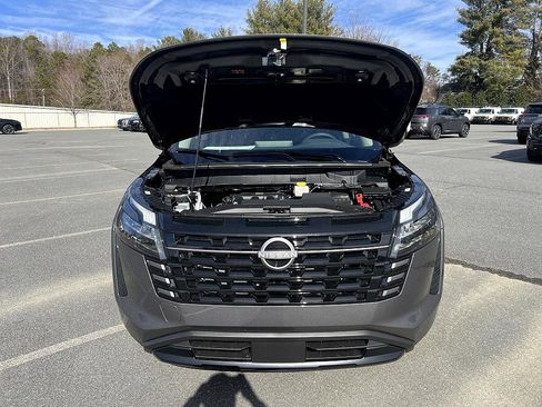 New 2026 Nissan Pathfinder S image 9