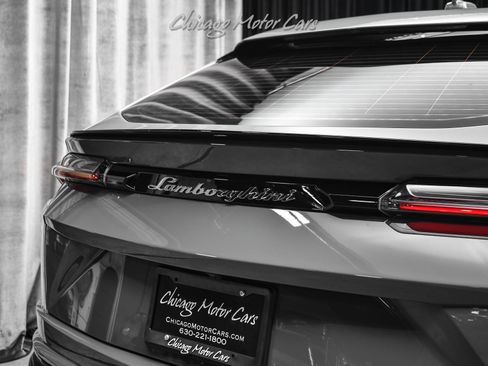 Used 2021 Lamborghini Urus AWD/4WD image 45