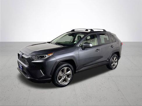 Used 2021 Toyota RAV4 XLE Premium image 2
