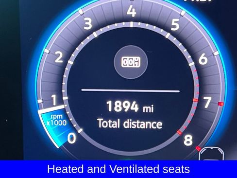 Used 2025 Volkswagen Tiguan SEL R-Line image 2