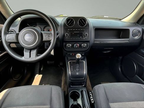 Used 2014 Jeep Patriot Sport w/ Power Value Group AWD/4WD image 9
