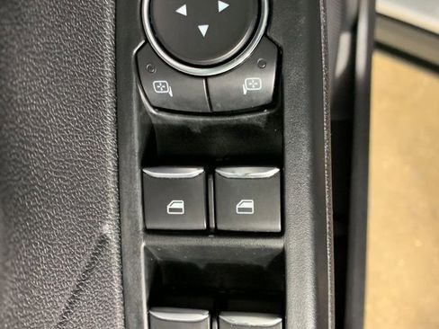 Used 2022 Ford Escape SEL image 17