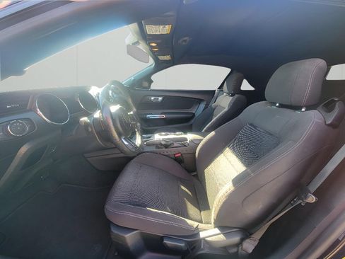 Used 2017 Ford Mustang Convertible RWD image 10