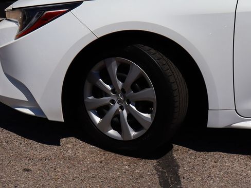 Used 2023 Toyota Corolla LE w/ Carpet Mat Package (TMS) FWD image 5