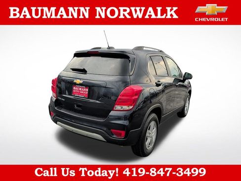 Used 2022 Chevrolet Trax LT w/ LT Convenience Package AWD/4WD image 5