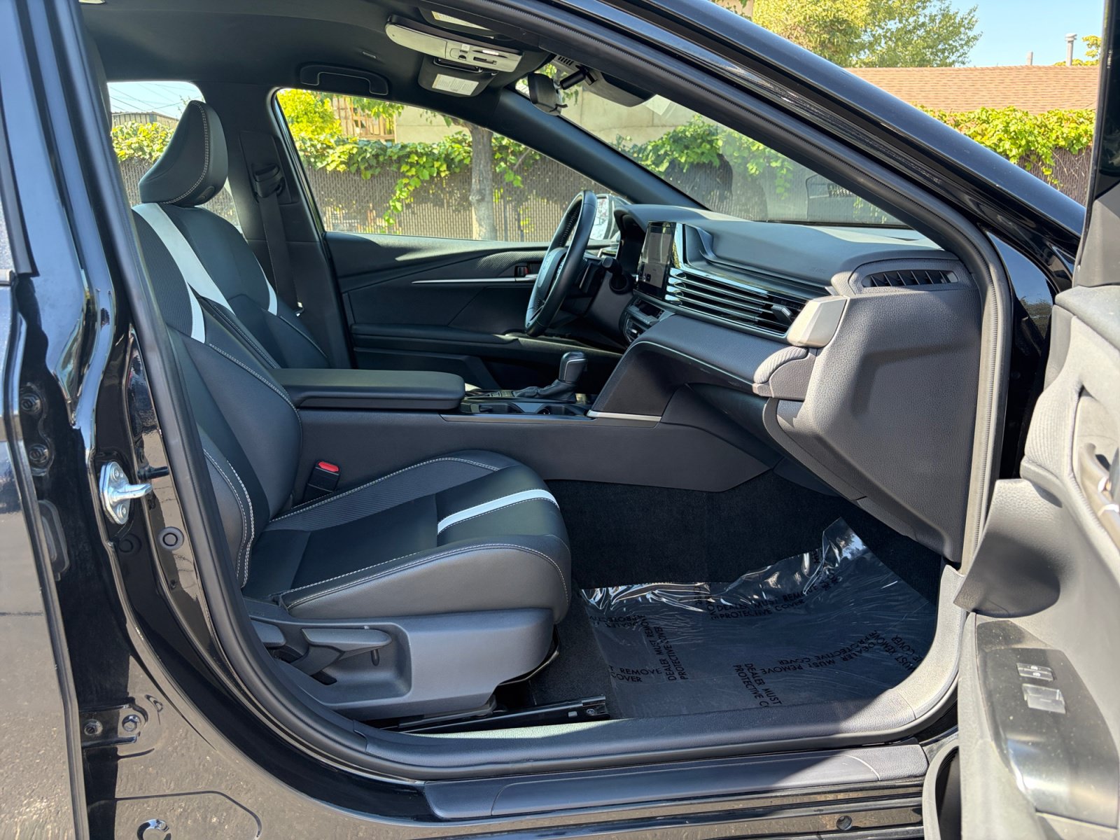 Used 2025 Toyota Camry SE FWD image 28