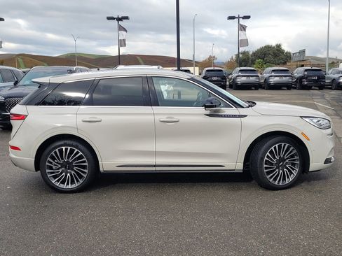 Certified 2022 Lincoln Corsair Grand Touring w/ Elements Technology Bundle image 3