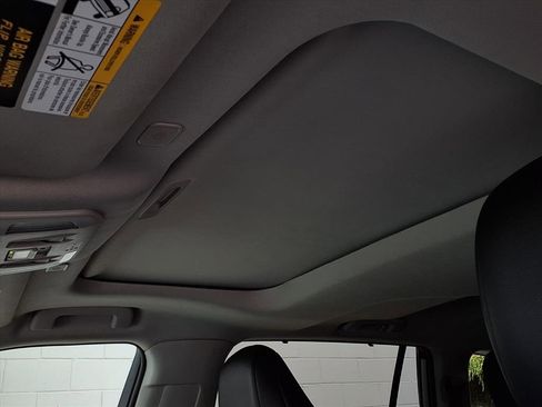 Certified 2023 Toyota Highlander XLE image 18