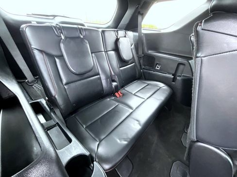 Used 2025 Ford Explorer ST-Line w/ ST-Line Street Pack AWD/4WD image 20