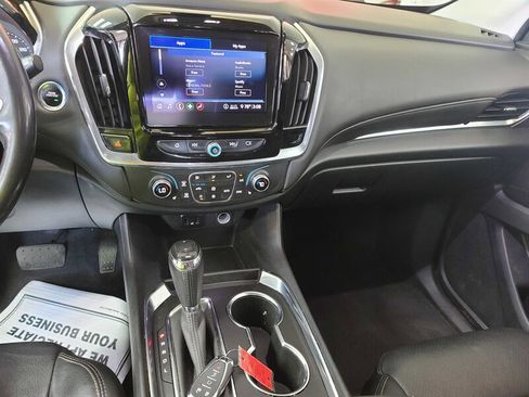 Used 2020 Chevrolet Traverse LT image 32