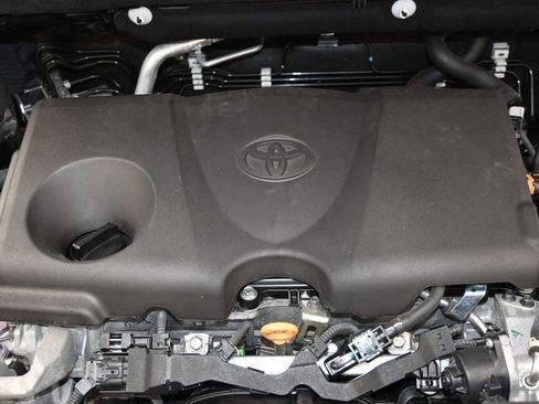 Used 2024 Toyota RAV4 LE image 38