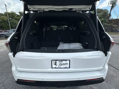 New 2025 Lincoln Navigator L Reserve w/ Jet Appearance Package image 19