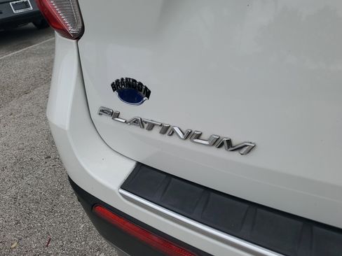 Used 2020 Ford Explorer Platinum w/ Premium Technology Package image 8