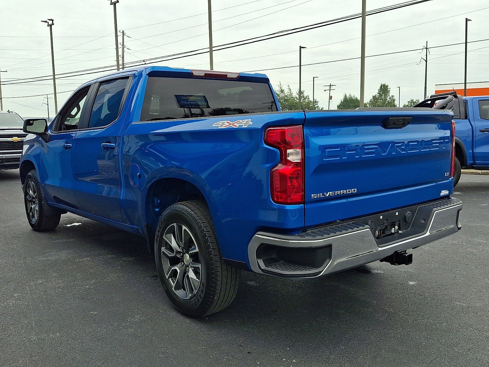Used 2023 Chevrolet Silverado 1500 LT AWD/4WD image 4