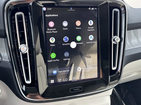 New 2026 Volvo XC40 B5 Ultra w/ Protection Package Premier image 25