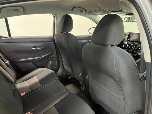 Used 2022 Nissan Sentra SV FWD image 14