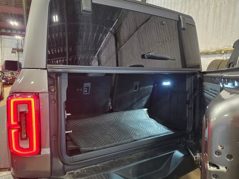 Used 2025 Ford Bronco Badlands AWD/4WD image 8