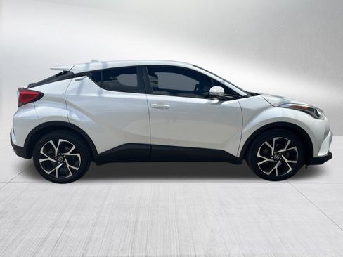 Used 2018 Toyota C-HR XLE FWD image 5