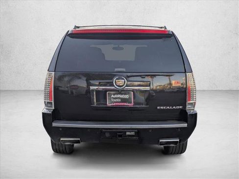 Used 2014 Cadillac Escalade ESV Premium image 7