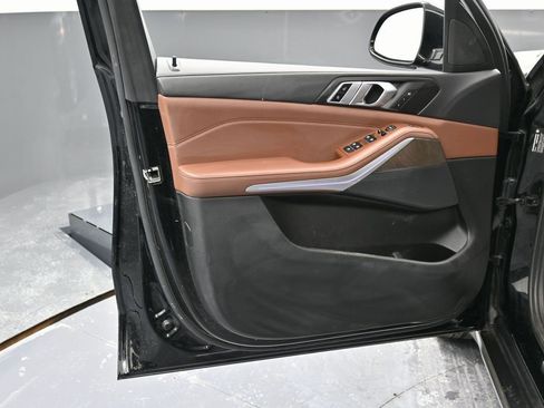Used 2023 BMW X5 xDrive40i w/ Parking Assistance Package AWD/4WD image 43