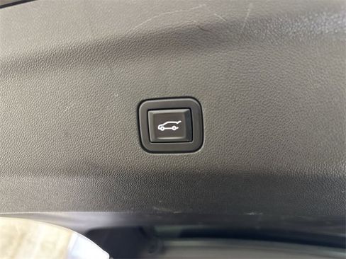 Used 2022 Cadillac Escalade Sport w/ Touring Package image 33