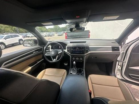 Used 2023 Volkswagen Atlas Cross Sport SEL AWD/4WD image 16