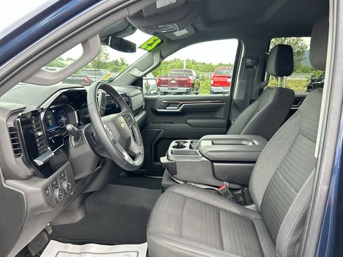 Used 2023 Chevrolet Silverado 1500 LT AWD/4WD image 22