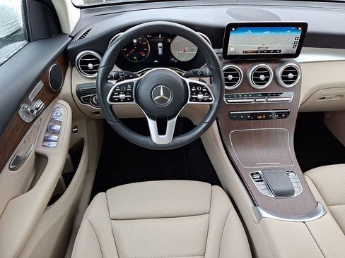 Used 2022 Mercedes-Benz GLC 300 4MATIC image 11