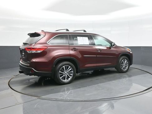 Used 2019 Toyota Highlander XLE image 7