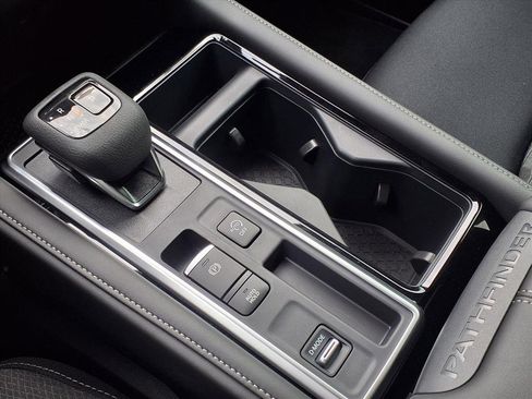 New 2025 Nissan Pathfinder SV image 20