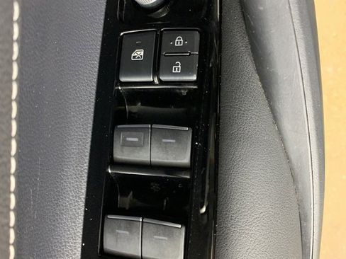 Used 2021 Toyota Corolla SE w/ Carpet Mat Package (TMS) image 15