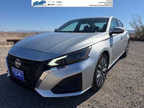 Used 2023 Nissan Altima 2.5 SV image 1