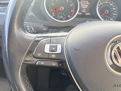 Used 2019 Volkswagen Tiguan SE w/ Panoramic Sunroof Package image 29