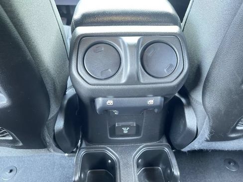 Used 2024 Jeep Wrangler Unlimited Rubicon AWD/4WD image 20