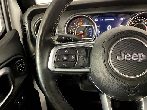 Used 2021 Jeep Wrangler Unlimited Sahara AWD/4WD image 11