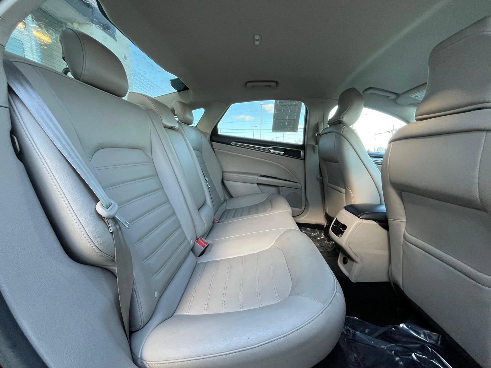 Used 2018 Ford Fusion SE w/ Fusion SE Technology Package FWD image 33