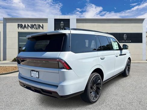 New 2025 Lincoln Navigator Reserve w/ Jet Appearance Package AWD/4WD image 7