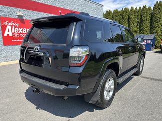 Used 2020 Toyota 4Runner SR5 AWD/4WD video 3