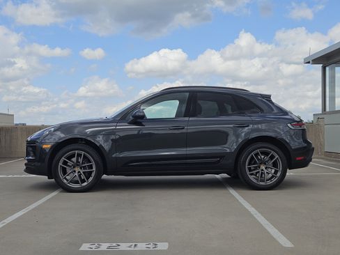 Certified 2025 Porsche Macan image 2