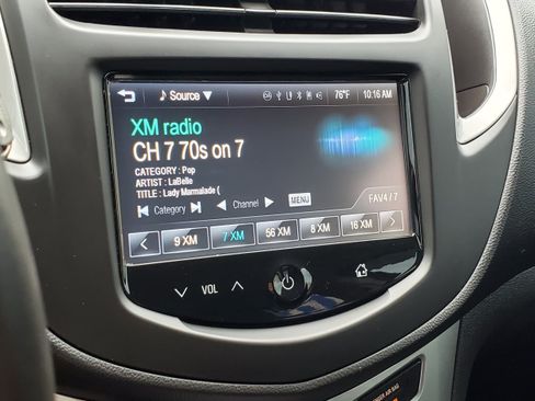 Used 2016 Chevrolet Trax LT w/ LT Convenience Package AWD/4WD image 19