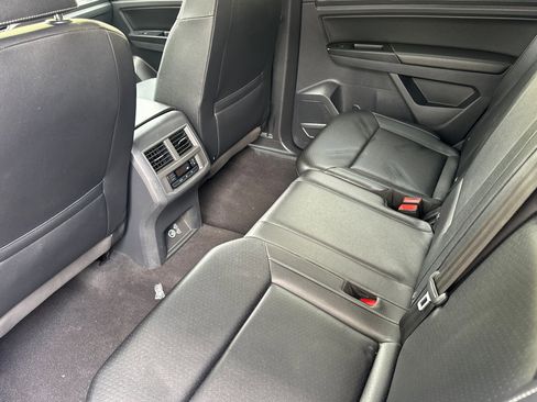 Used 2019 Volkswagen Atlas SE w/ Towing Package FWD image 25