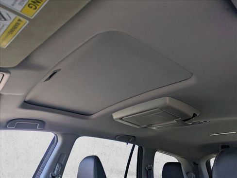 Used 2019 Honda Pilot Touring image 15