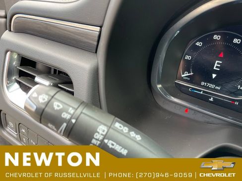 Used 2024 GMC Yukon SLT RWD image 17