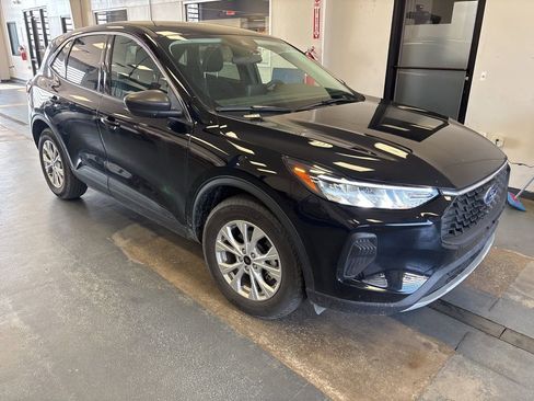 Used 2024 Ford Escape Active w/ Cold Weather Package image 1